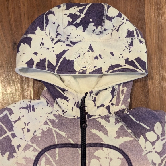 Lululemon rare White & Purple Floral Scuba Hoodie - size 8 - Picture 4 of 5